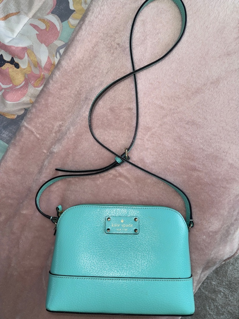 Kate Spade Pebbled Leather Crossbody great condition - Picture 2 of 10